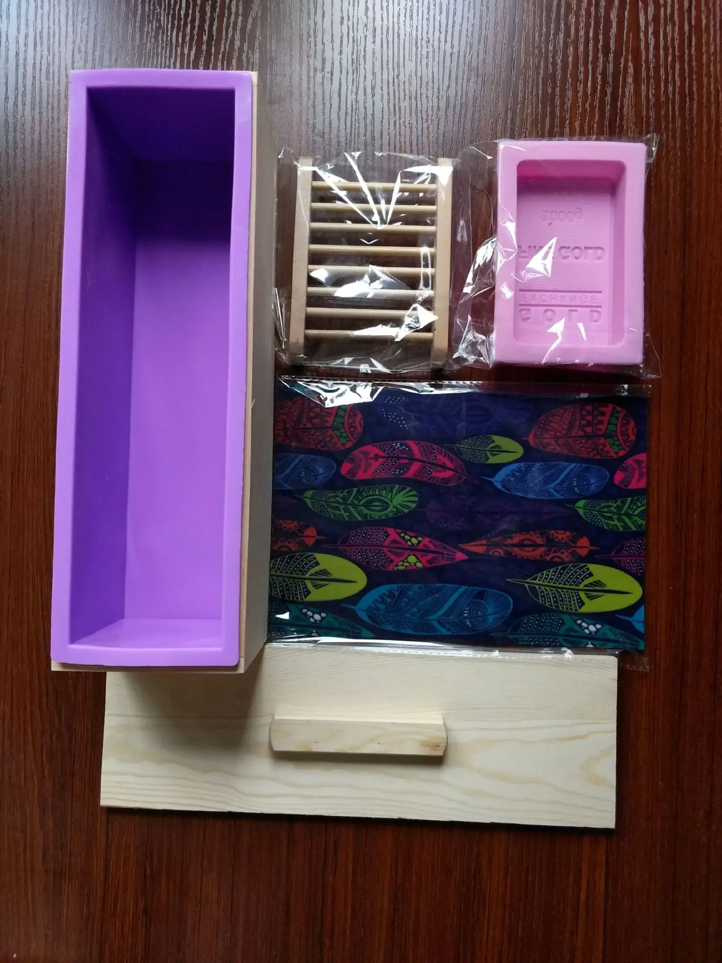 

A- Diplopore Toast Soap Mold Combo (Wooden Box + Large Size Toast + zao jia + BRICS Soap Mold + Oil-Paper)