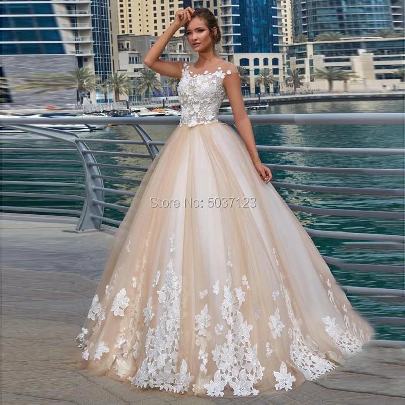 

Champagne Ball Gown Wedding Dresses Scoop Cap Sleeves Lace Appliques Button Bridal Gown Vestido De Noiva Sweep Train