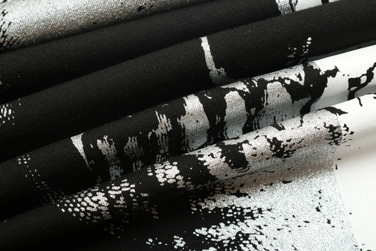 Close skin fashion high quality man skull dark irregular popular printing short sleeve T-shirt t-shirts male big yards Close skin fashion high quality man skull dark irregular popular printing short sleeve T-shirt t-shirts male big yards