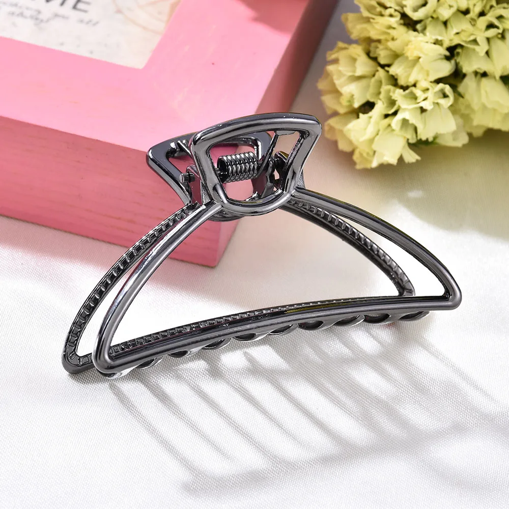 Women Girls Geometric Hair Claw Clamps Metal Hair Crab Moon Shape Hair Claw Clip Solid Color Hairpin Large Size Hair Accessories bride headband