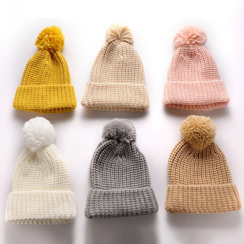Для малышей, младенцев, детей Gorro, защищающая малыша от солнца с меховыми помпонами для осень-зима толстые, теплые, милые, миленькие в японском стиле(«леденцового цельного цвета Цвет шерстяные шапки для маленьких мальчиков и девочек вязаная шапка