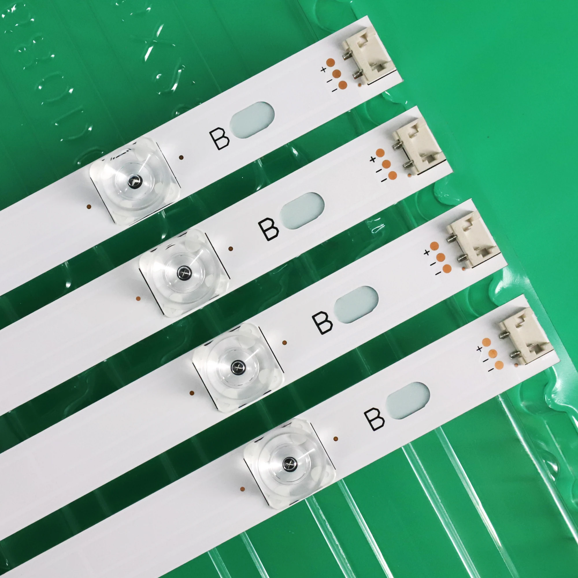 8 PCS(4*A,4*B)825mm LED strip 8 leds For LG INNOTEK DRT 3.0 42"_A/B TYPE 42LB5610 42LB5510 42LY320C 42GB6310 TV LCD