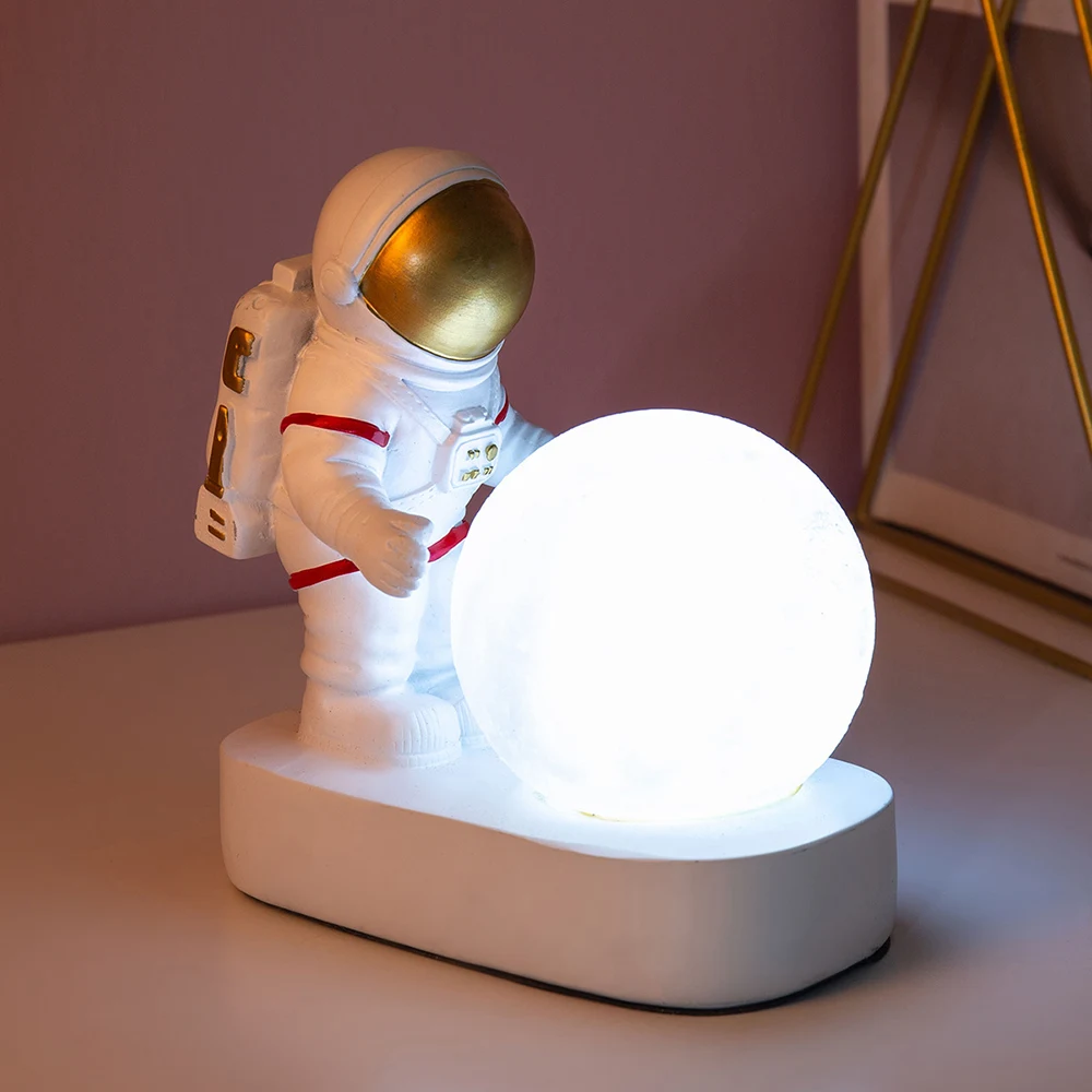 Nodic Cosmonaut Desk Night Light Creative Astronaut Resin Ornaments Decor Child Gift Home Decoration Accessories for Living Room