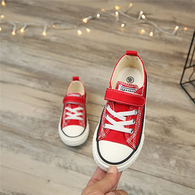 red kid shoes Детские парусиновые туфли спортивные, дышащие Четыре цвета для мальчиков и девочек из плотной ткани детская обувь Повседневное ребенка на плоской подошве; обувь; зимняя обувь с нескользящей подошвой; - Цвет: red kid shoes