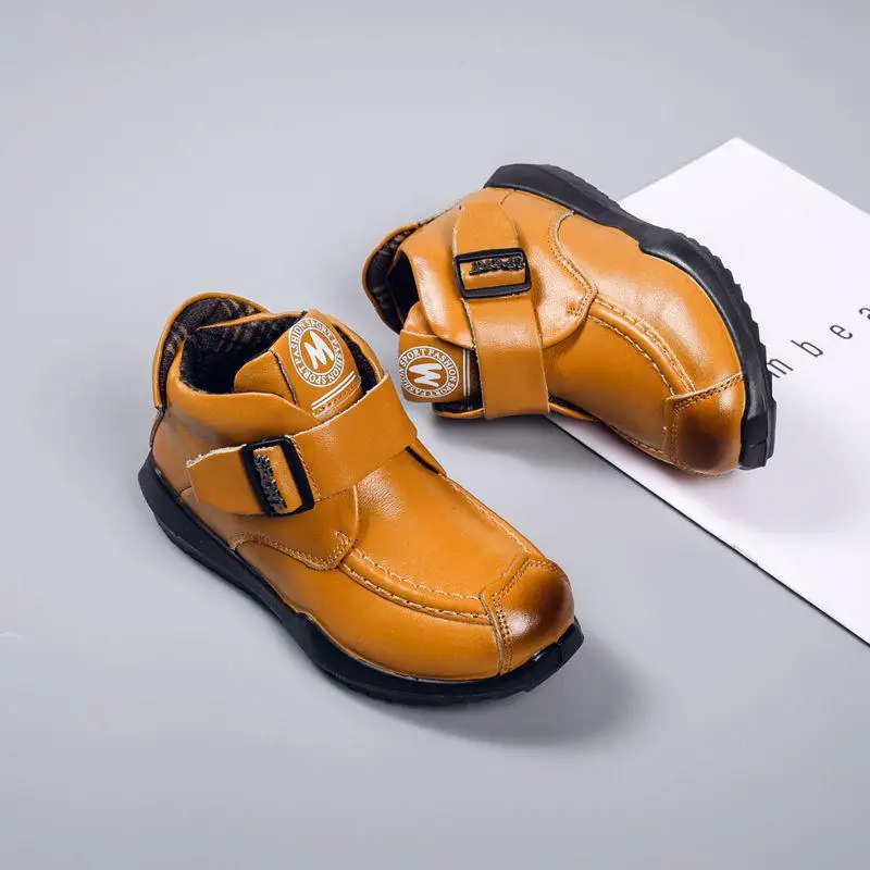 autumn and winter new casual shoes boys leather flat bottom wild sports shoes girls running Velcro children's cotton shoes