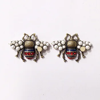 

Brand earrings, personality, fashion, retro style, bee pearl modeling, advanced craftsmanship gifts for lovers 2020 new hot