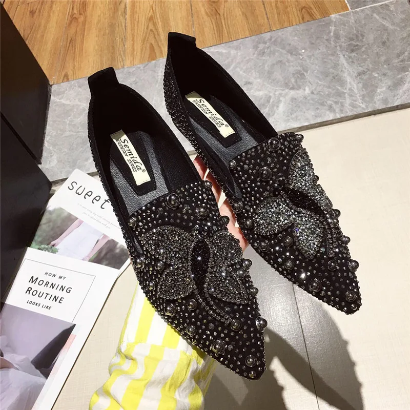 Bling Для женщин Стразы Женская обувь на плоской подошве Мокасины острый носок слипоны Лоферы для удобного вождения обувь женская обувь zapatos mujer - Цвет: Черный