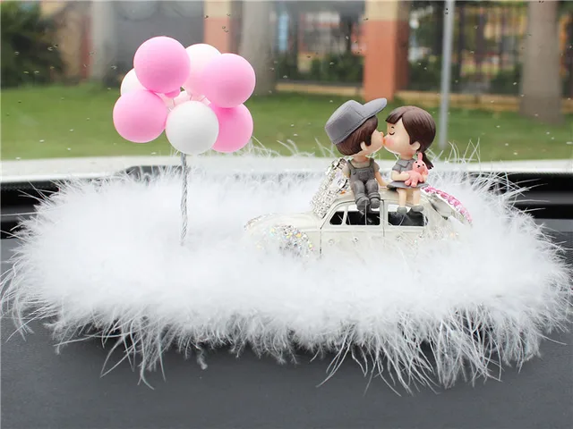 Kaufe Anime Paare Für Auto Ornament Modell Nette Kuss Ballon Figur