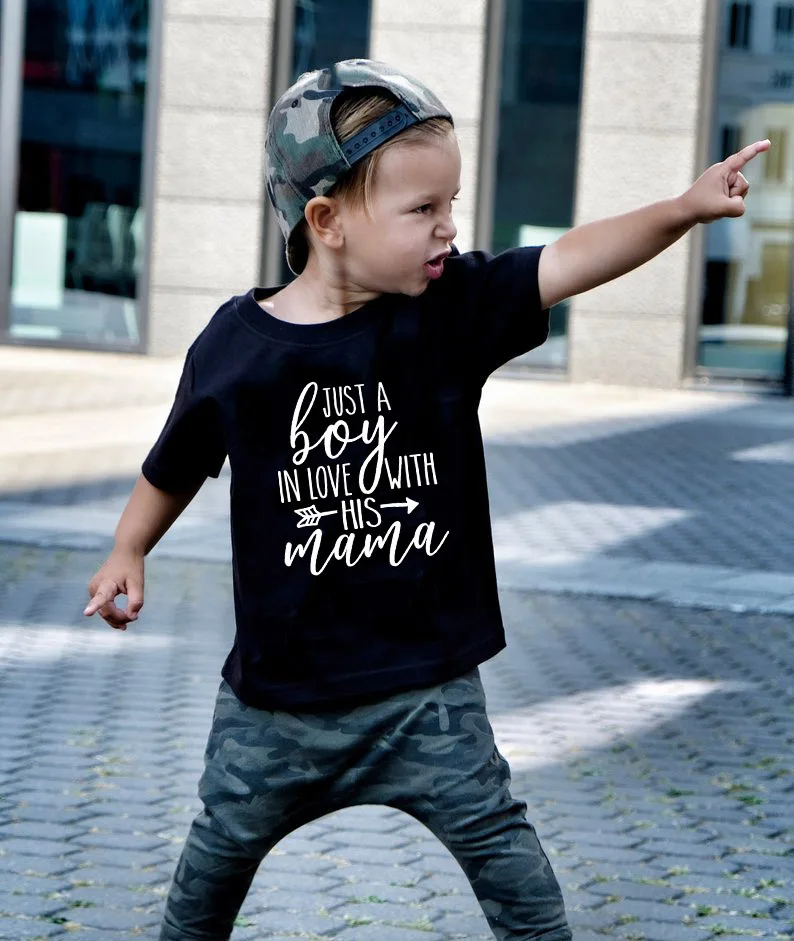 Футболка для мальчиков и девочек с принтом Just A Boy In Love His Mama|Тройники| |