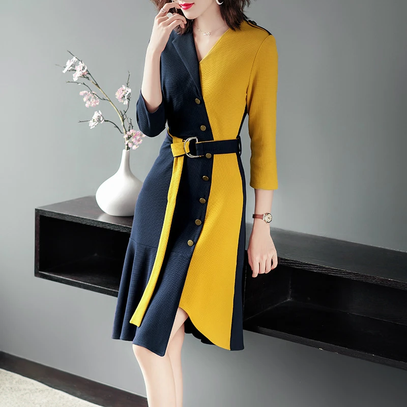 Женское платье с корсетом Modis контрастное подиумное миди осенне-зимнее размера