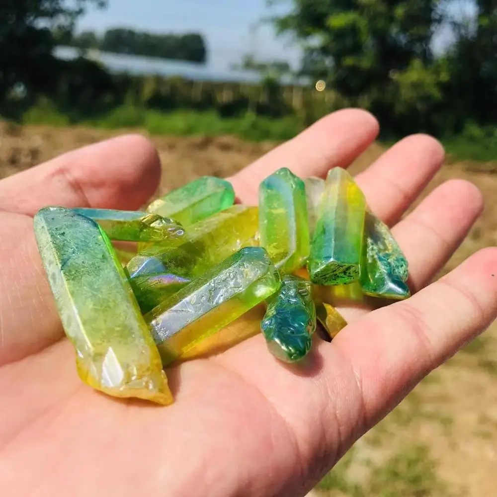 

2019 selling rare natural green flame aura quartz seed crystal point mineral samples home decoration crafts Halloween gifts