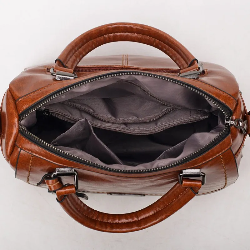 

2019 New Style Europe And America Retro Handbag Oil Skin Rivet Crossbody Bag-
