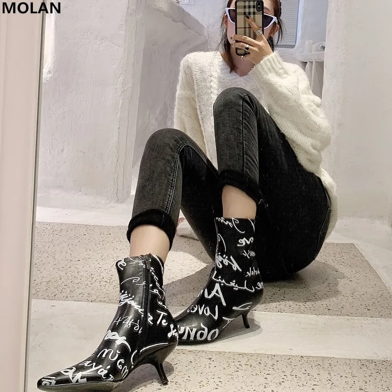 

MOLAN Brand Designers 2019 Winter Fashion Words Printing Totem Sexy Kitten Heels Short Ankle Boots Zipper Warm Plush Shoes Women