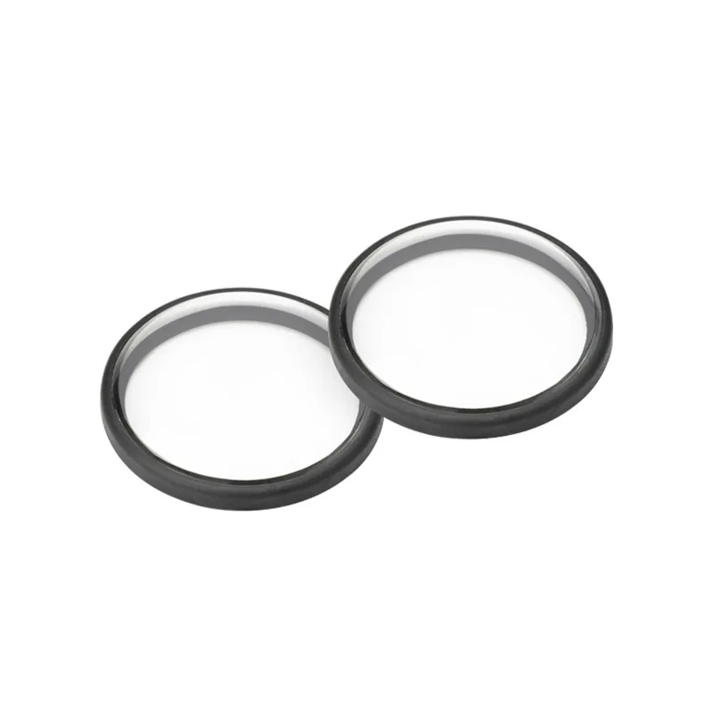 Filtre UV pour GoPro Max dévissé, montrant son filetage précis et son design adapté à la caméra action 360.