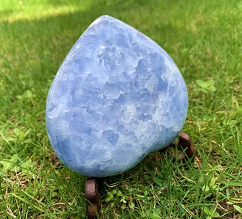 

Natural Crystal Lapis Lazuli Love Playing with Ornaments Healing Stone Throat Wheel