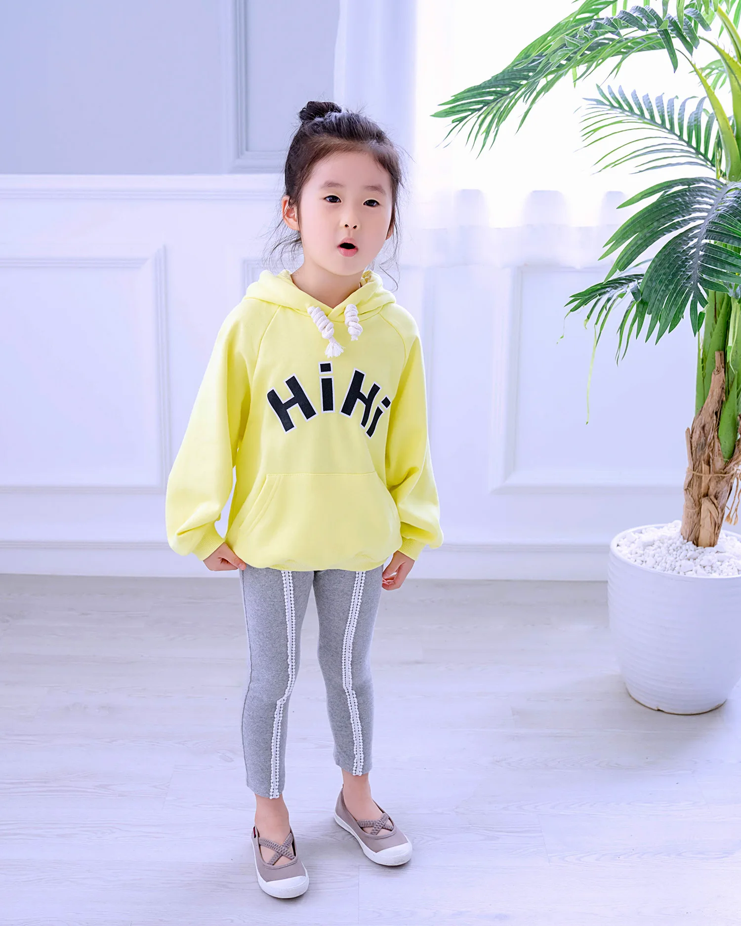 Осень Новое поступление Модные одинаковые комплекты для семьи HI Марка new fashion HI Street одежда с капюшоном Кофты семья из трех человек толстовки с карманами, детская одежда