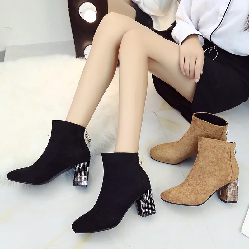Модные женские ботильоны из флока с круглым носком однотонные Винтажные ботинки «Челси» на платформе средней высоты повседневная обувь на ... Модные женские ботильоны из флока с круглым носком однотонные Винтажные ботинки «Челси» на платформе средней высоты повседневная обувь на ...