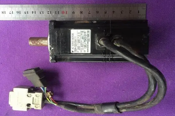 SGM-02VGNK11 200 Вт 200 в используется один, двигатель переменного тока, хорошо работает