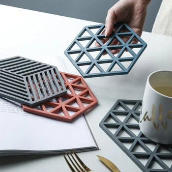 

Silicone Coasters Mat Non-slip Hollow Insulation Scald Preventing Pad Kitchen Dining Table Pot Tableware Cup Decoration Placemat