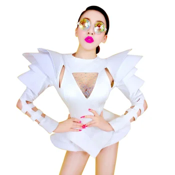 

Sexy Bar Show Ladies Hollow Out Perspective Crystals White Shrugged Rompers Nightclub Females Stage Wear White Bodysuit Costume