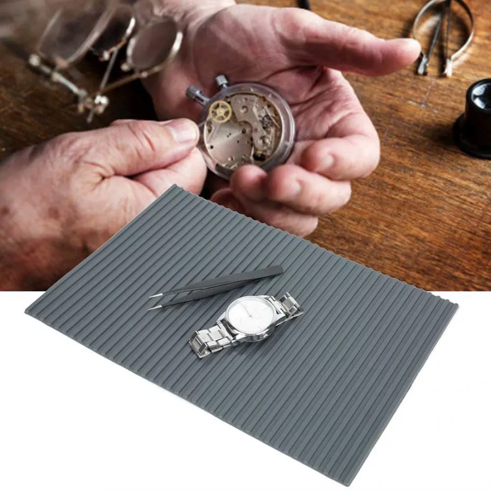 

Durable Watchmaker Rubber Mat Non-Slip Folding Cushion Pad Repairing Accessory Watch Jewelry Repair Tool