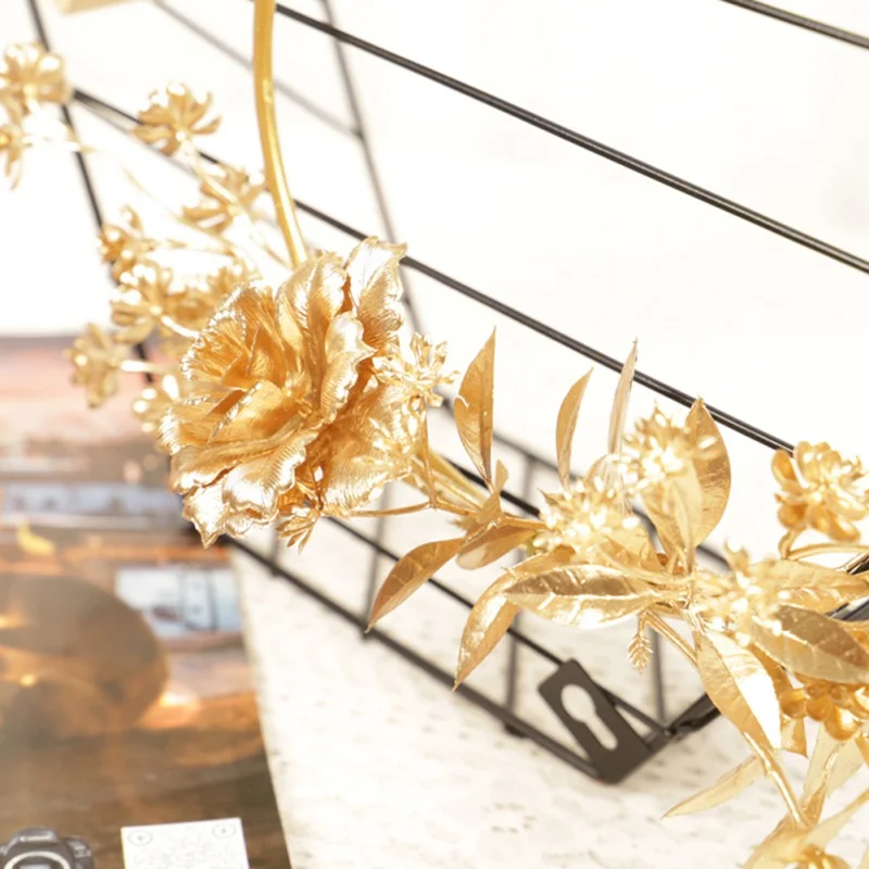 

Artificial Flowers Metal Round Frame Pendant Wreath Garland Gold Finished For Wall Window Wedding Party Home Decor