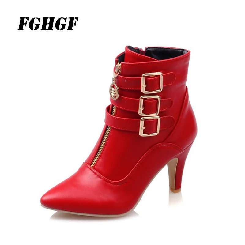 

Belt buckle women's boots large size boots 40-45 yards pointed Roman boots ladies autumn and winter Thick heel Martin boots
