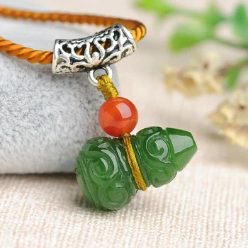 

Hetian jade gourd spinach green pendant elegant men's and women's jade jade pendant pendant attached certificate