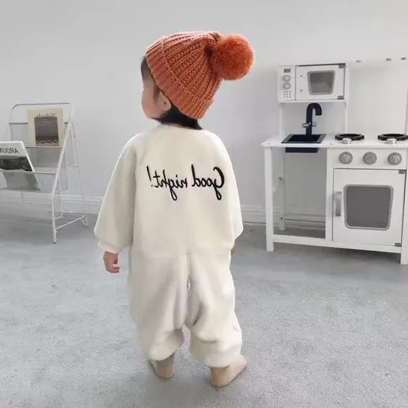 

Baby Flannel Rompers Autumn and Winter Baby One - Piece Pajamas Thickened Sleeping Bag Anti-Kicking Blanket