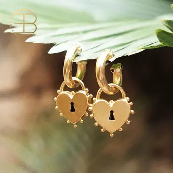

2020 New Fashion Gold Color Irregular Chunky Loop Lock Shape Heart Charm Small Hoop Earrings For Women Female Gold Earring