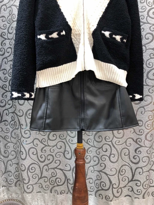 Осень и зима, новая женская футболка с круглым вырезом и коротким рукавом, топ+ пальто с длинным рукавом+ короткая юбка, комплект из трех предметов 1106
