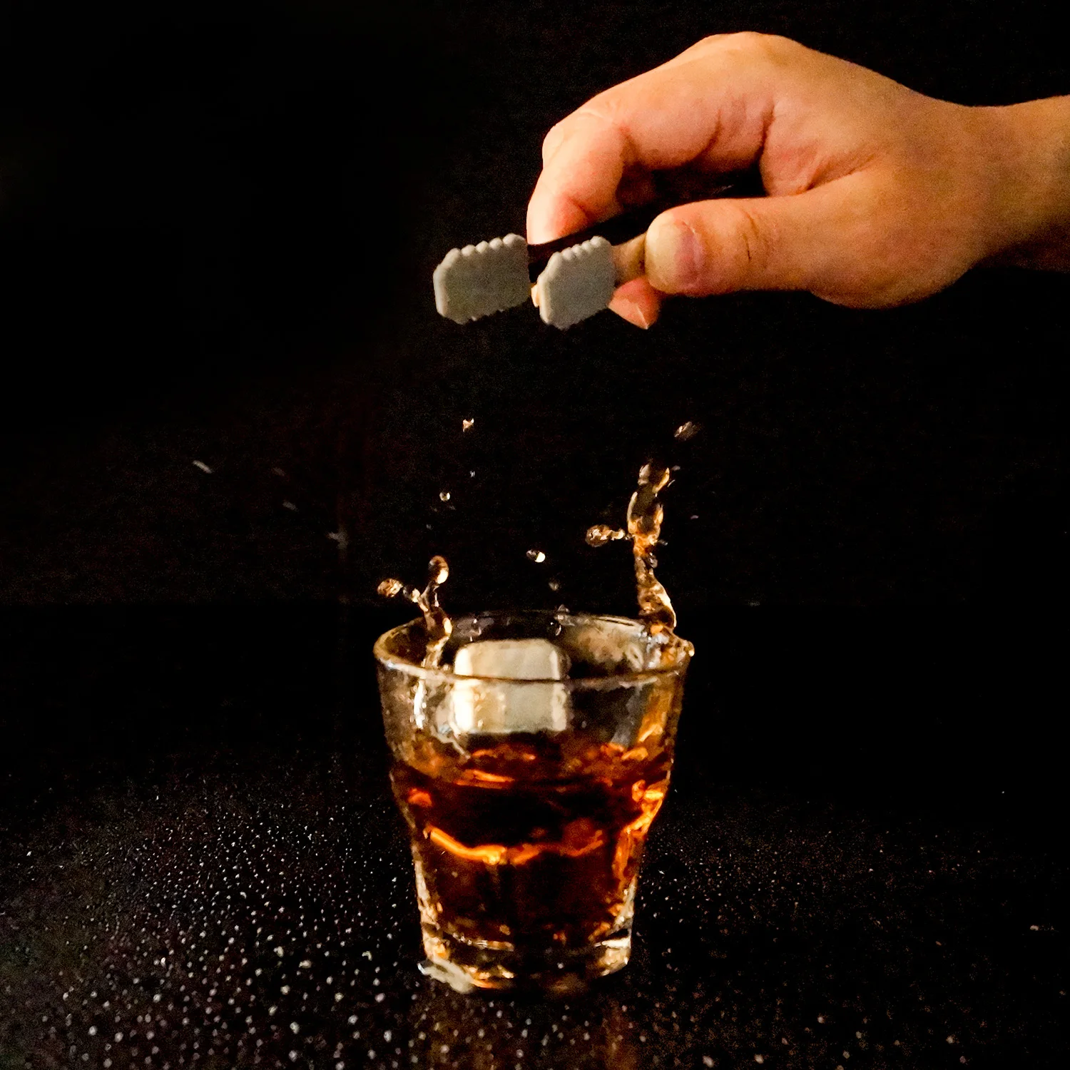 Golden Reusable 304 Stainless Steel Whisky Stones With Tongs Food Grade Quick Frozen Chilling Ice Cube Cooler For Wines & Drinks Golden Reusable 304 Stainless Steel Whisky Stones With Tongs Food Grade Quick Frozen Chilling Ice Cube Cooler For Wines & Drinks