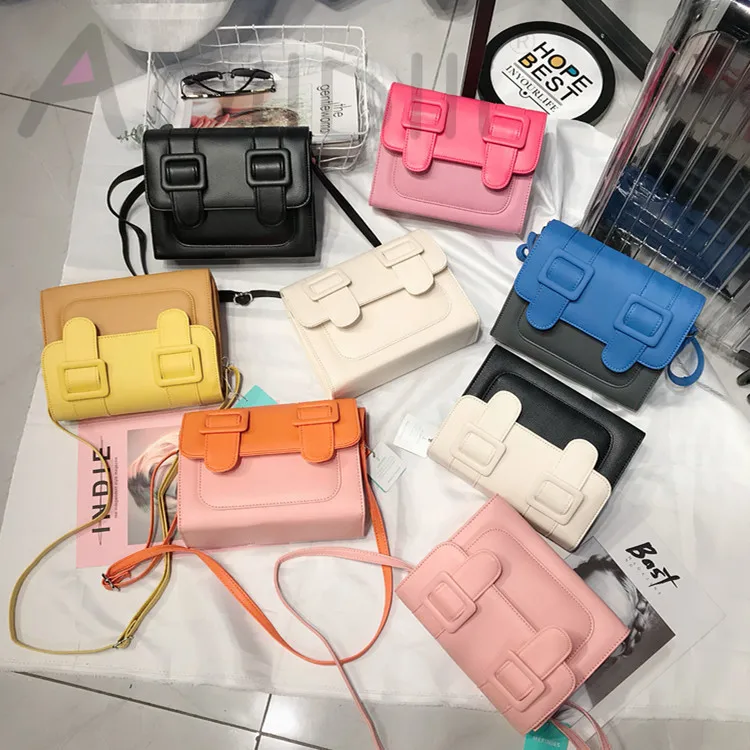 

2019 new bag female Thai square bag ins super fire spell color vibrating section messenger bag shoulder Messenger bag