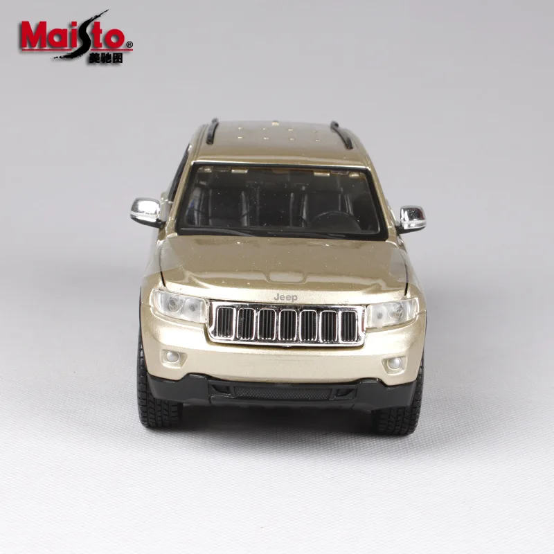 1-24 завод Maisto 2011 Grand Cherokee модель сплава Модель автомобиля