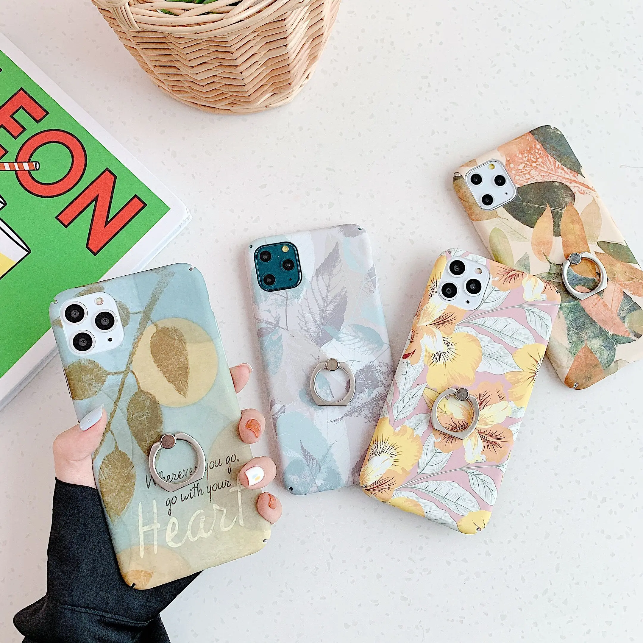 Finger Ring Holder Leaves Phone Case For iphone X XR XS 11 Pro Max Case Hard Shell For iphone 8 7 6 6S Plus Case Cover coque