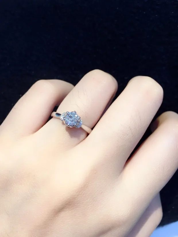 Рисунок 5 - Кольцо из чистого золота с натуральным бриллиантом