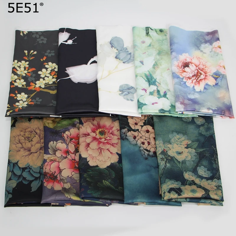 

Handmade cloth art DIY patchwork flower printed location map 34X49cm/Many uses