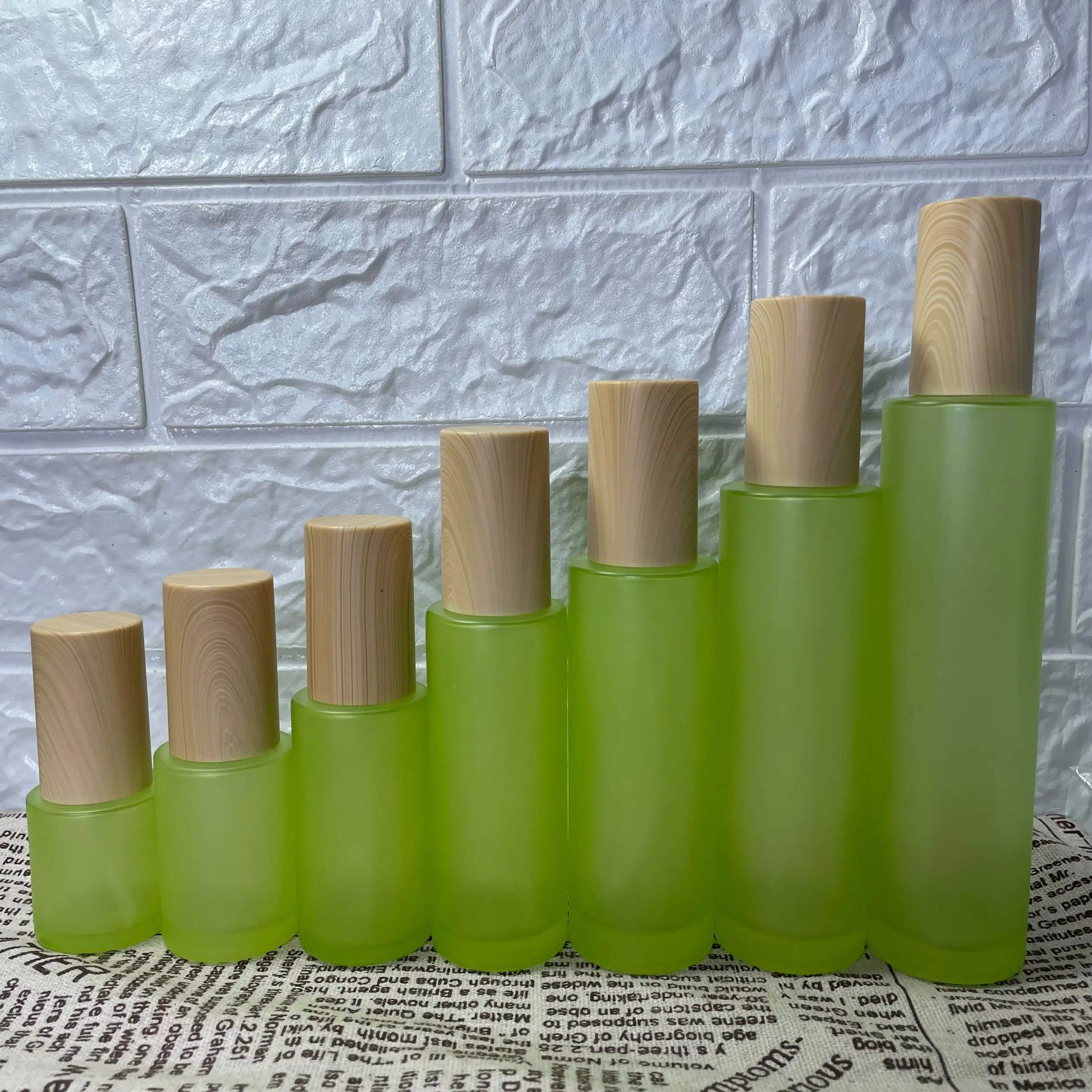 40ml frosted green glass bottle wooden grain lids for serum/lotion/emulsion/foundation/gel/toner cosmetic packing 2 oz 3 oz 4 oz