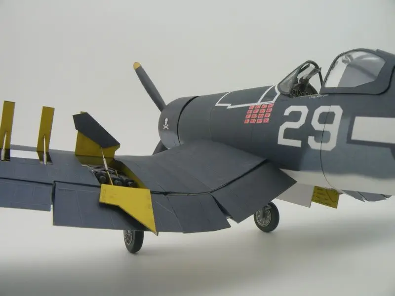 Redbird33　1/18  エリートフォース F4U-CORSAIR 1:18 Scale F4U-Corsair (Unboxing and Assembly) - YouTube