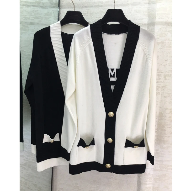 1.6 2020 Early Spring New Women V-neck Letter Single breasted Long sleeve Wool Knitted Cardigan |