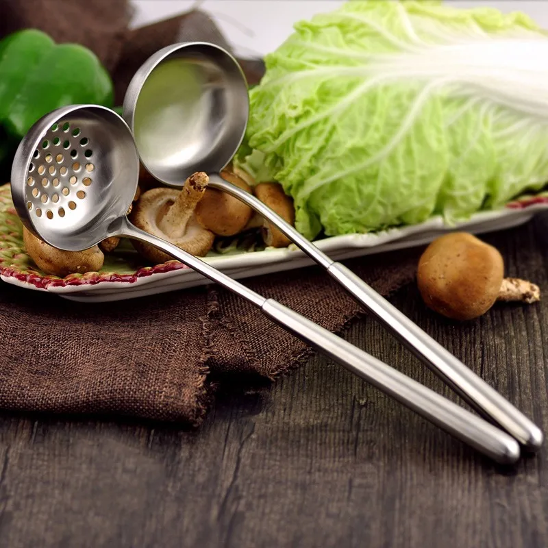 Spoon and colander (2)