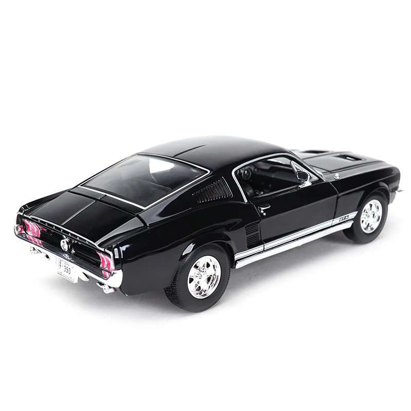 Maisto 1:18 1967 Ford Mustang GTA Фастбэк спортивный автомобиль статического моделирования