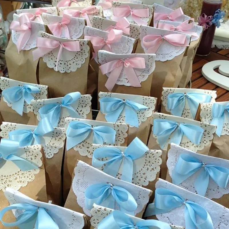 200pcs-Wedding-decorative-White-Round-Lace-Paper-Biscuit-Candy-Wrapper-cone-Cake-Placemats-Birthday-Party-Baby (1)