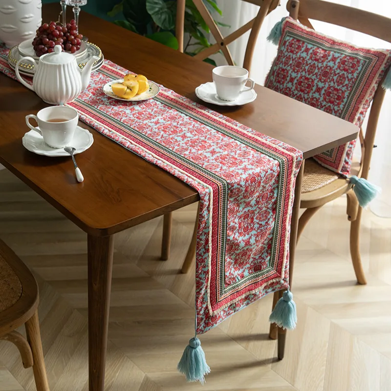 

2022 Table Runner Joy Party Long Table Cover Fabric Nordic Red Flora Print Warm Home Decorating Fabric Tablecloth