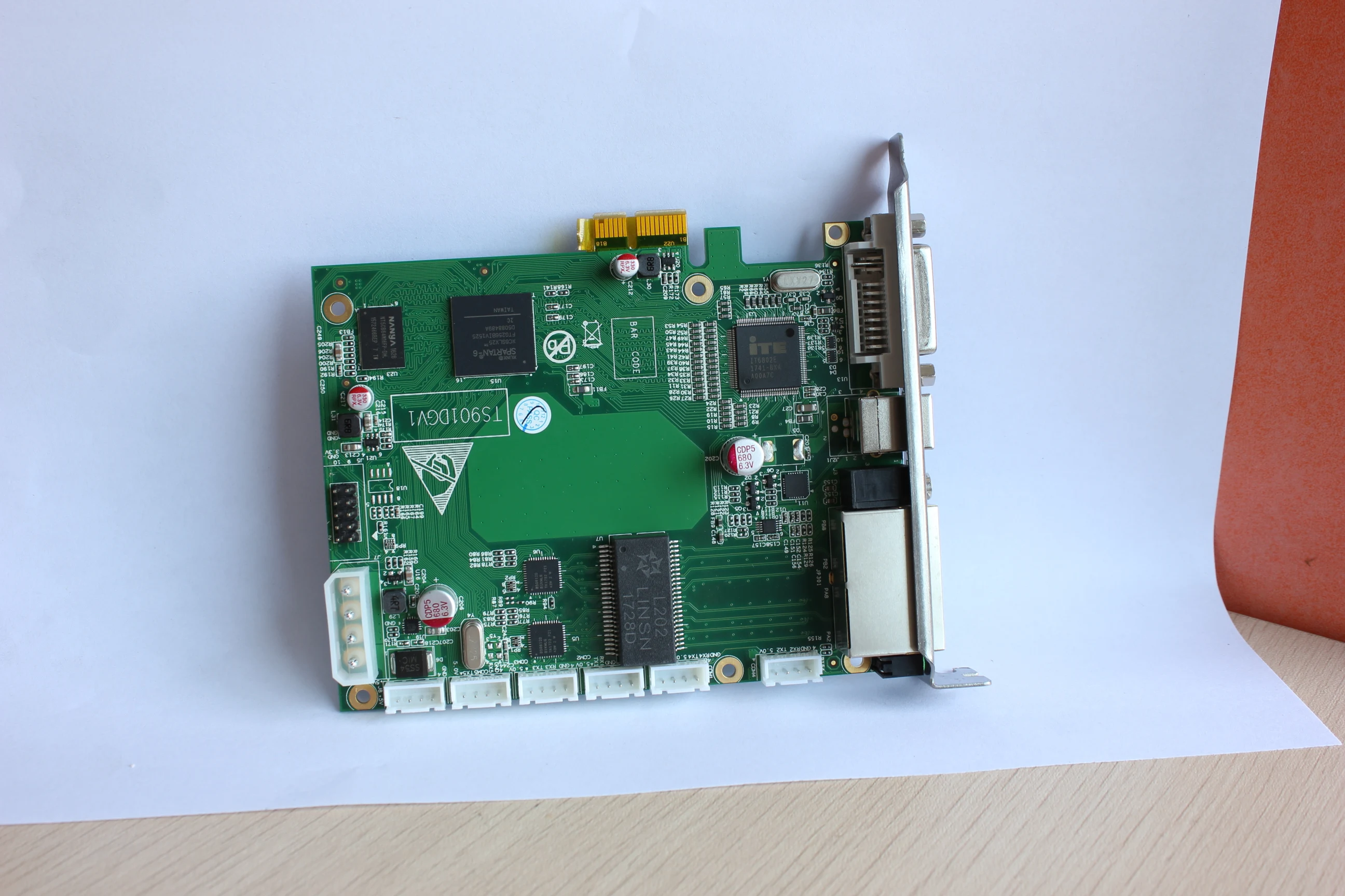Linsn Отправитель TS921 поддерживает Вход 4K источника видео двойной порт выход Поддержка всех приемных карт для всех видов светодиодного экрана