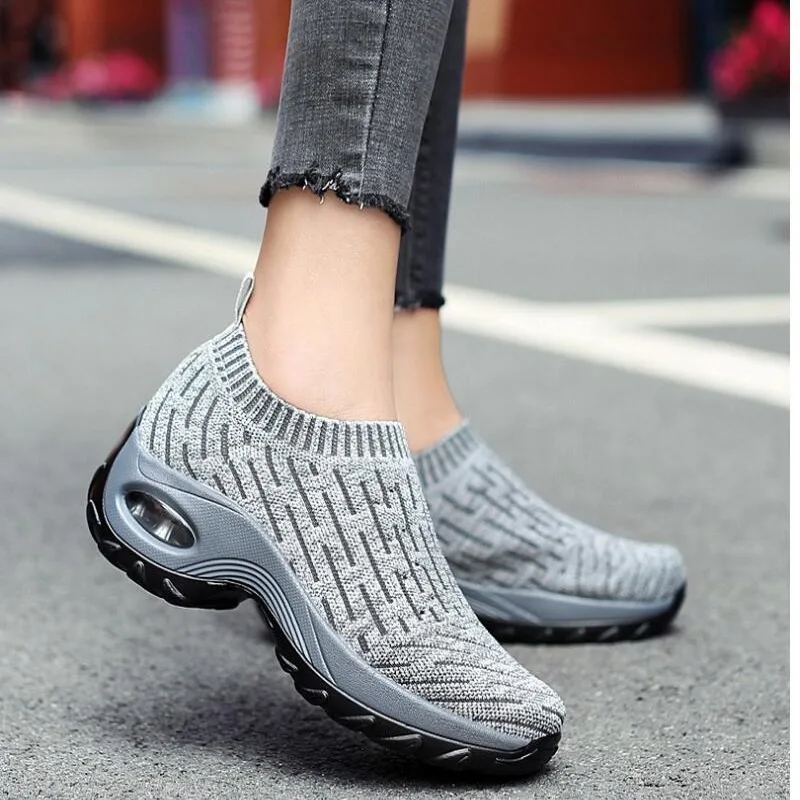 2021 Women Running Walking Shoes Hot Spring New Mesh Breathable Mesh Casual Shoes Soft Platform Slip On Loafers Sock Sneakers