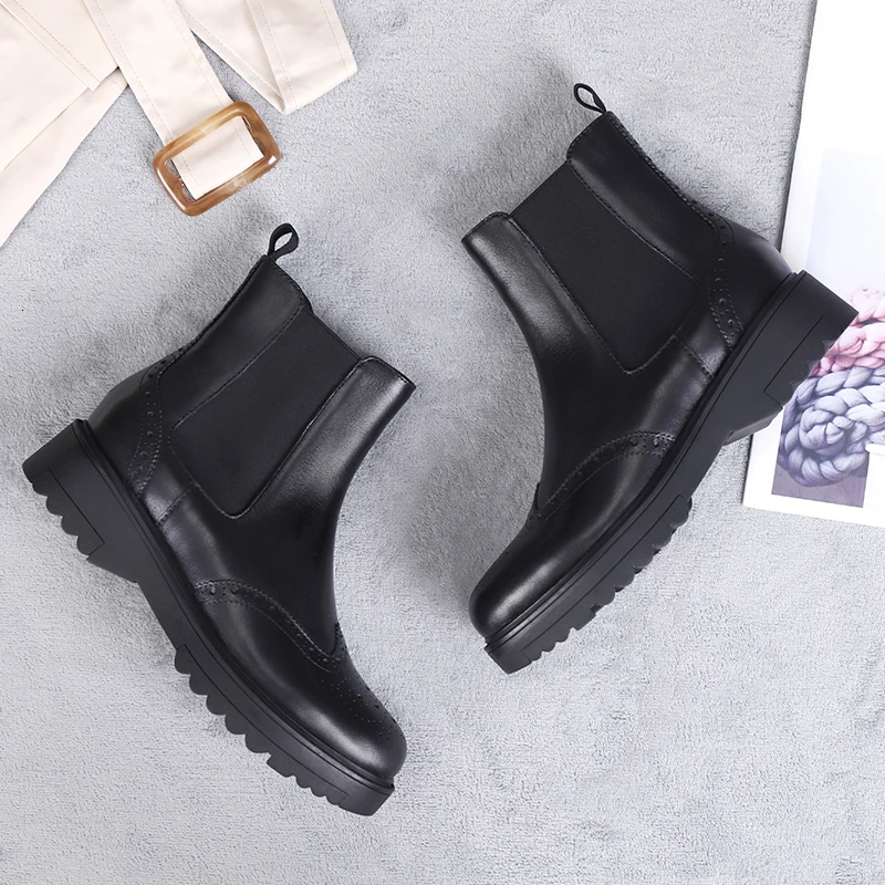 

2019 Short Boots Woman Autumn Single Boots Martin Boots Woman England The Wind All-match Black Flange Genuine Leather Chelsea