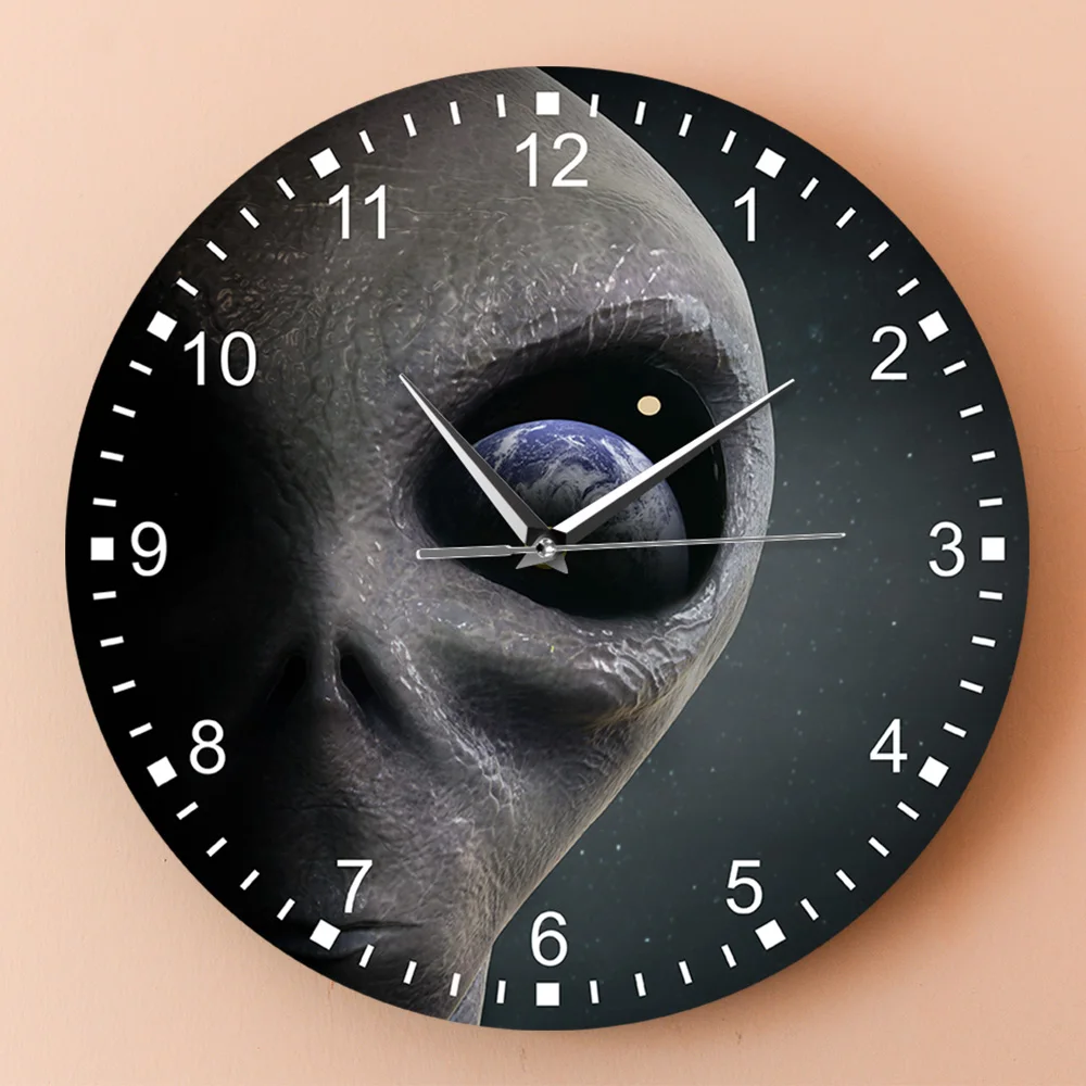 Extraterrestrial Wall Clock Alien Looking At Earth Space Planet Acrylic Slien Hanging Watch Living Room Decor | Дом и сад