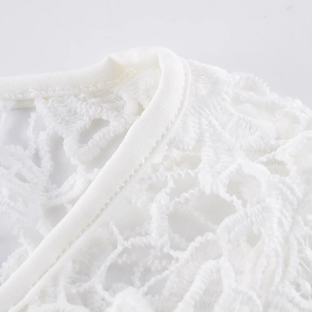 2929842946_1850995808