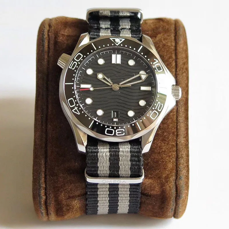 

42MM diver sport 300MM Miyota 8215 Automatic Watches Men 007 Ceramic Bezel Date Waterproof Luminous Stainless Steel Mechanical